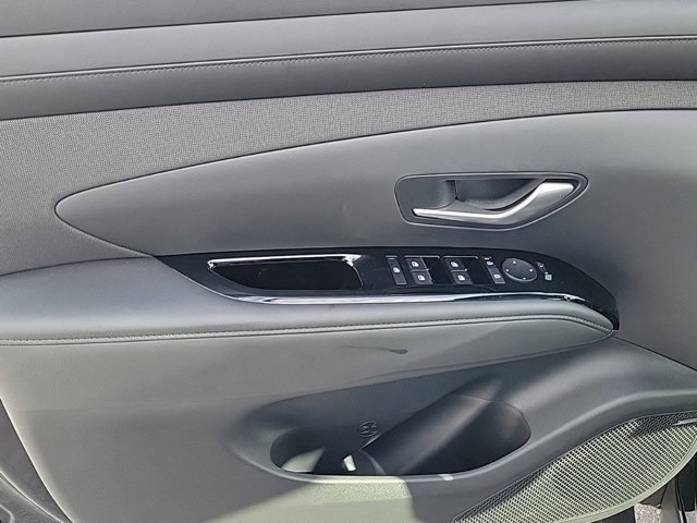 2025 Hyundai Tucson Limited photo 16