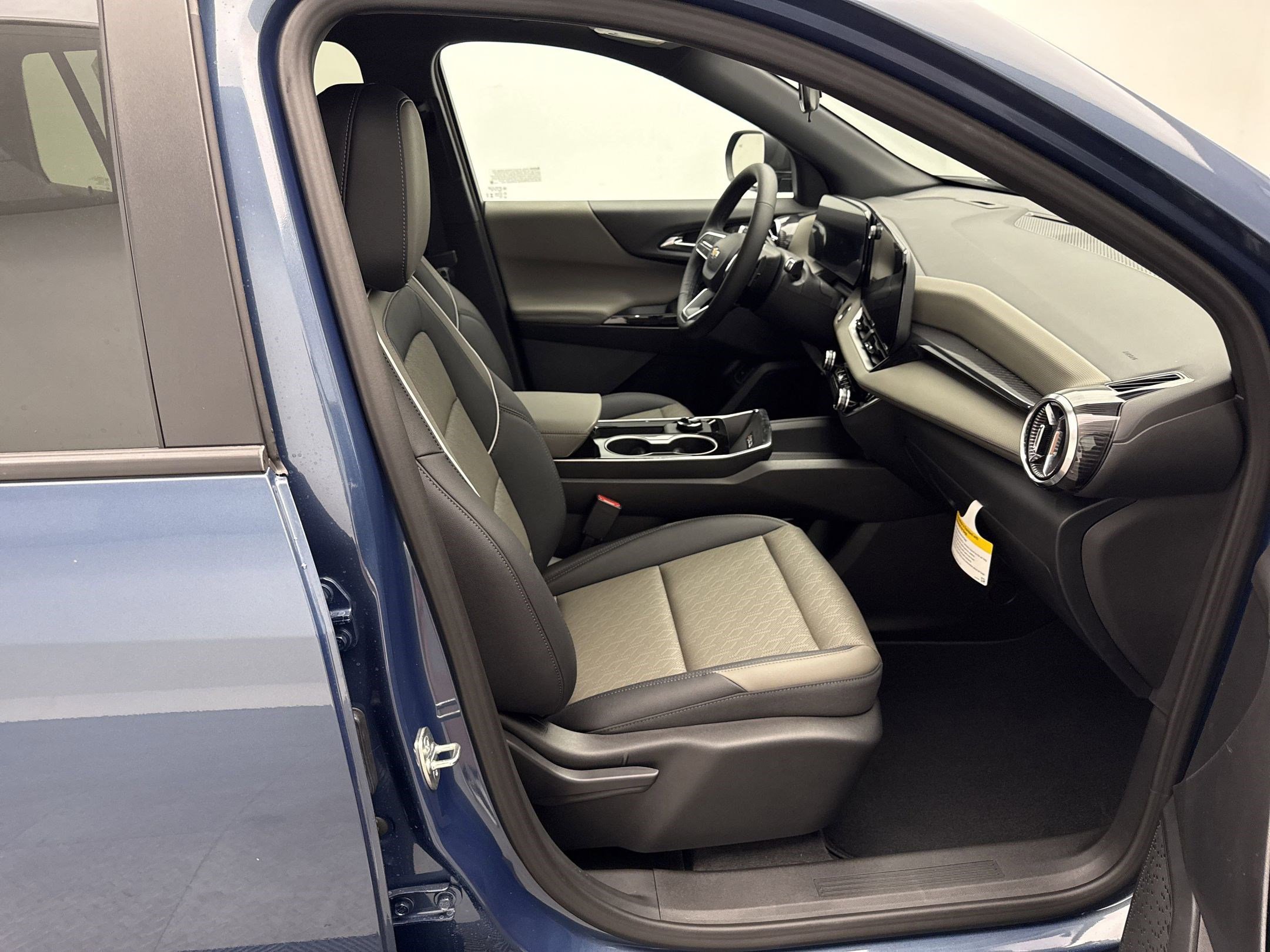 2026 Chevrolet Equinox LT photo 27