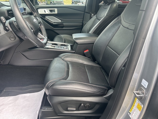 2021 Ford Explorer ST photo 17