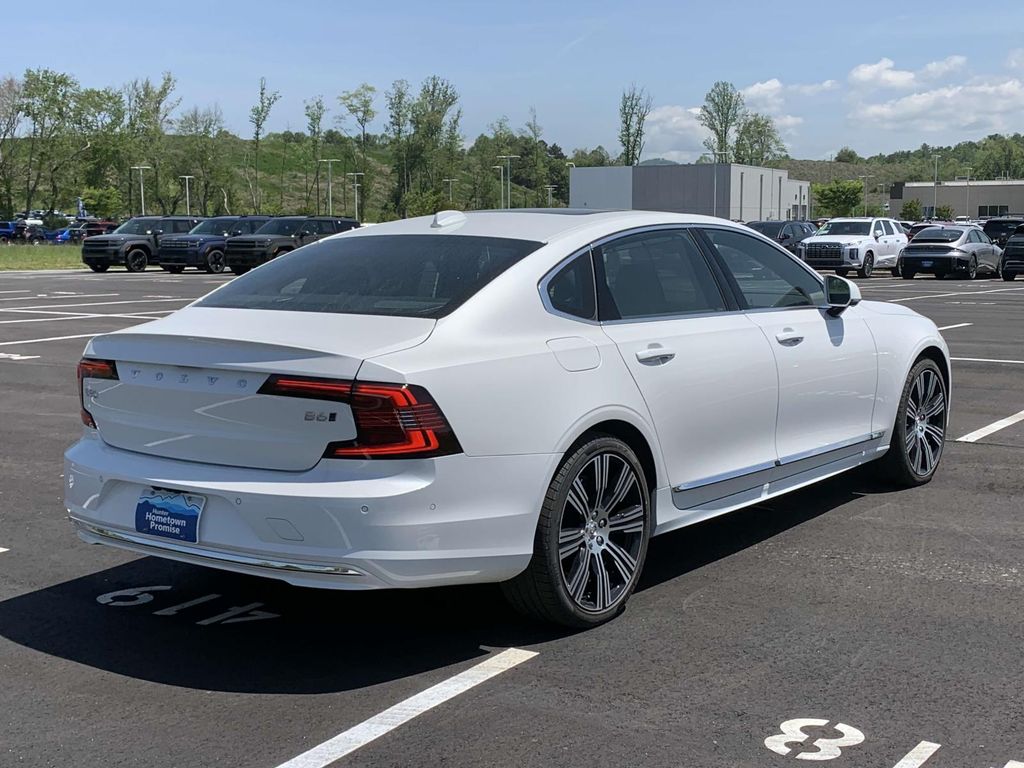 2025 Volvo S90 photo 20