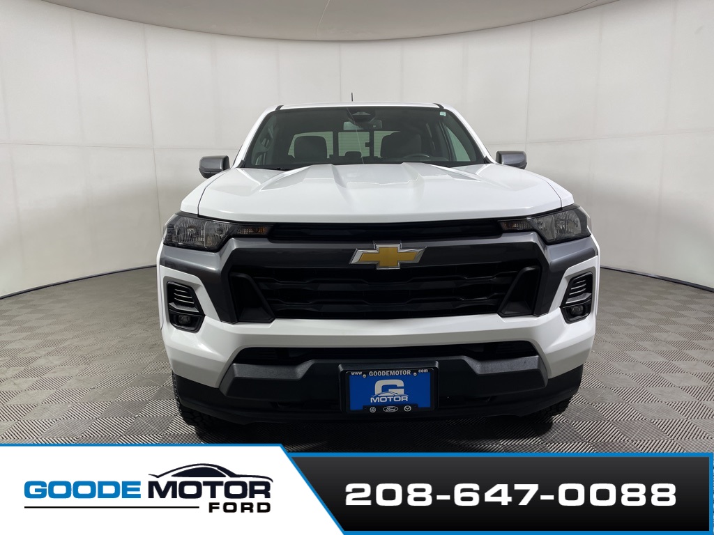2023 Chevrolet Colorado LT photo 3