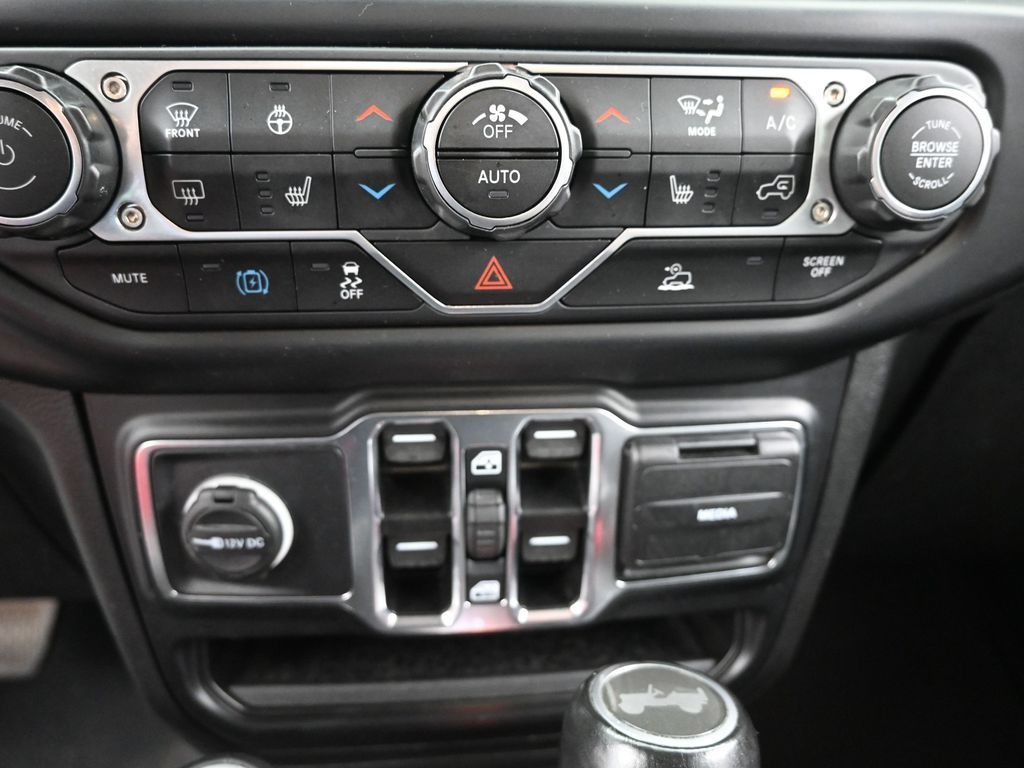 2021 Jeep Wrangler Unlimited Sahara 4xe photo 12
