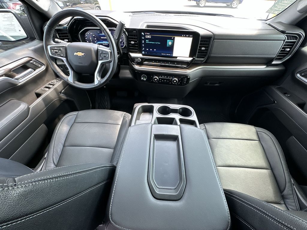 2022 Chevrolet Silverado 1500 LT photo 18