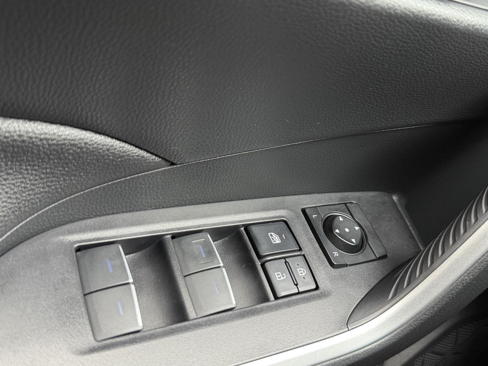 2022 Toyota RAV4 Hybrid SE photo 20
