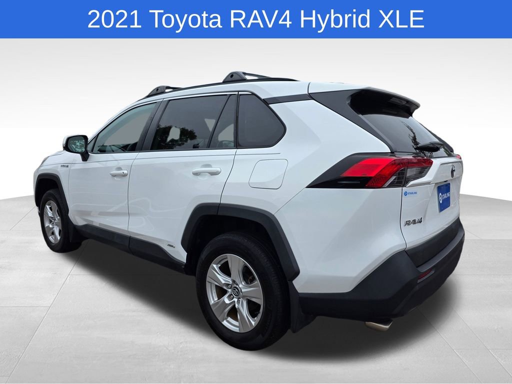 2021 Toyota RAV4 Hybrid XLE photo 3