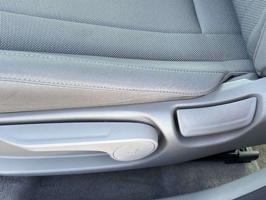 2024 Hyundai Elantra SE photo 18
