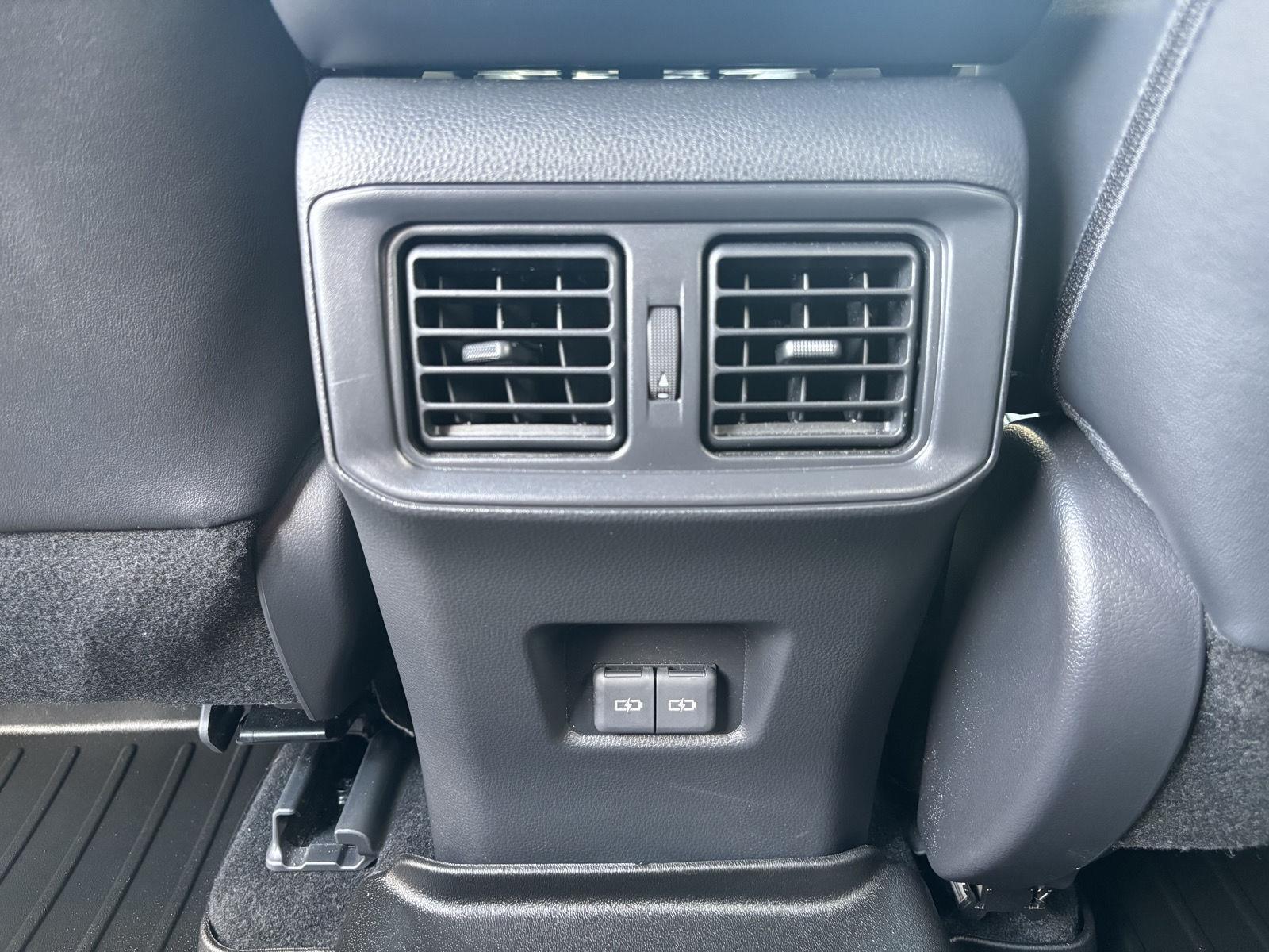 2023 Toyota RAV4 Hybrid XSE photo 18