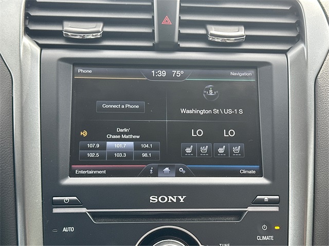 2014 Ford Fusion Titanium photo 17