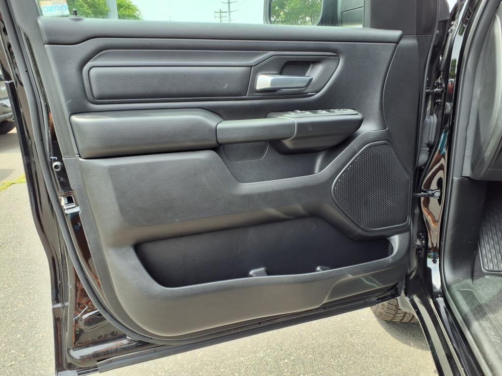 2025 Ram 1500 Tradesman photo 4