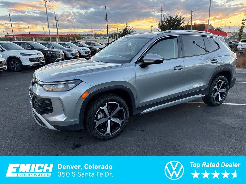 2025 Volkswagen Tiguan SE's photo