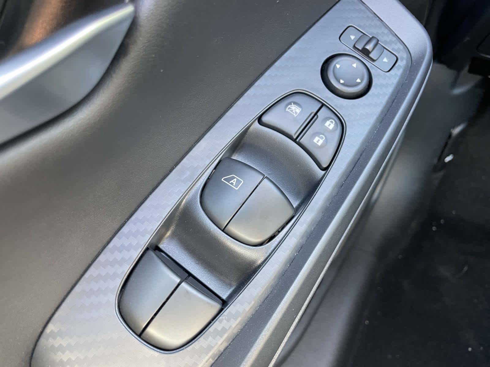 2025 Nissan Sentra SV photo 21