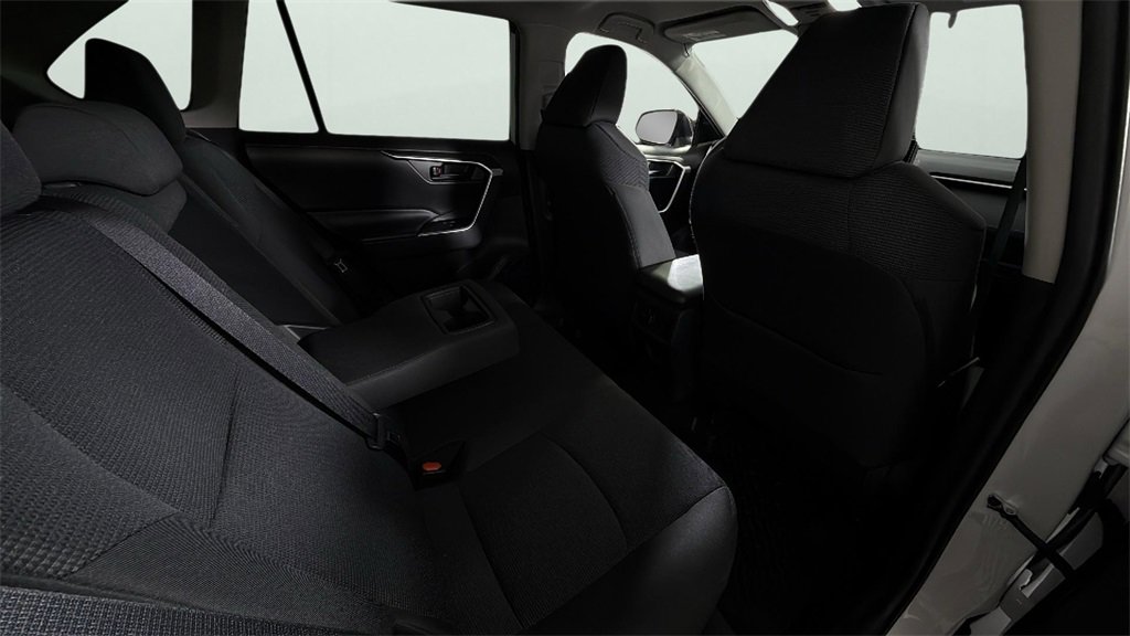 2022 Toyota RAV4 LE photo 28