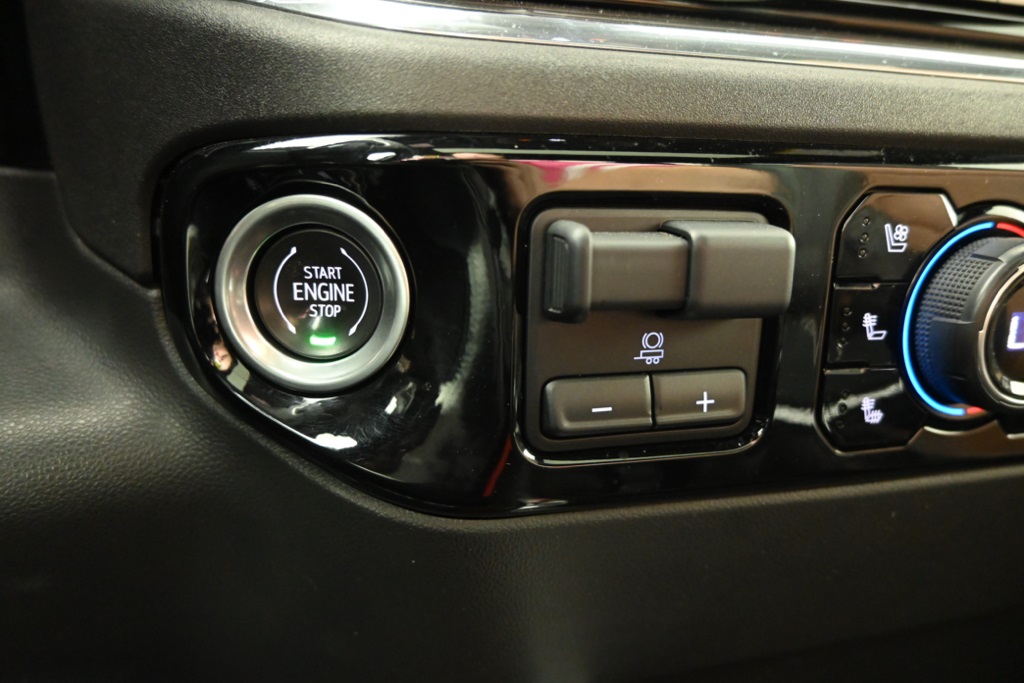 2023 Chevrolet Silverado 1500 High Country photo 29