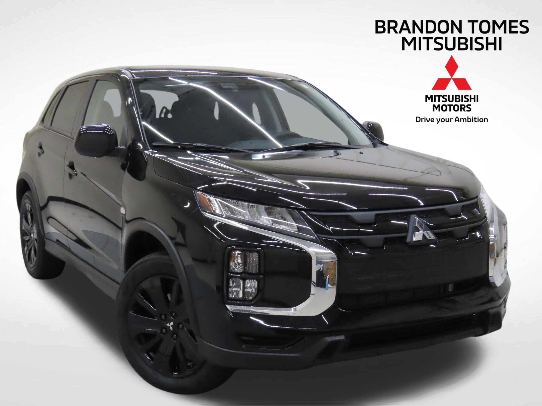 2025 Mitsubishi Outlander Sport LE's photo