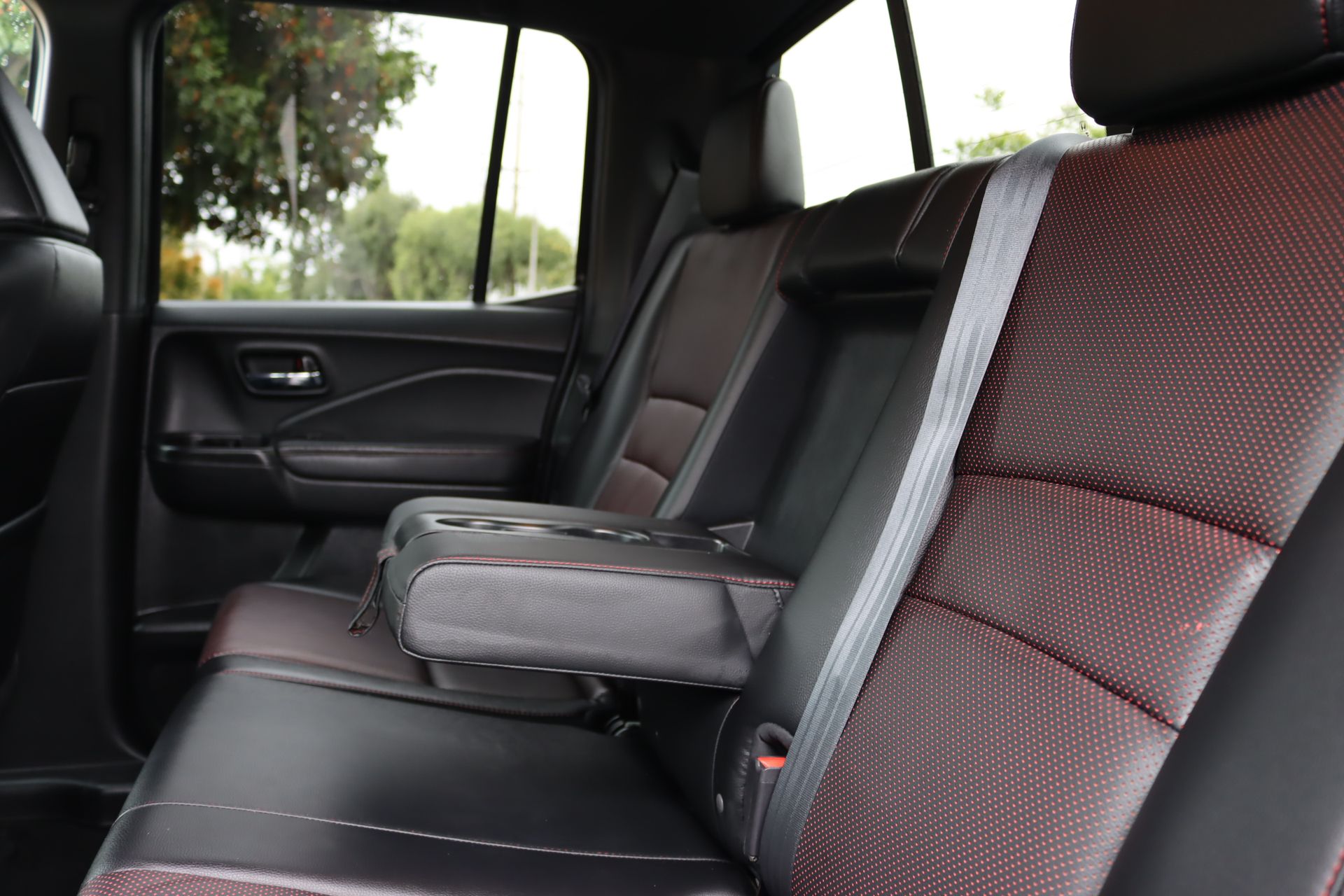 2021 Honda Ridgeline Black Edition photo 19