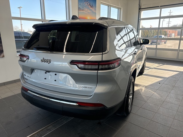 2022 Jeep Grand Cherokee Laredo photo 5