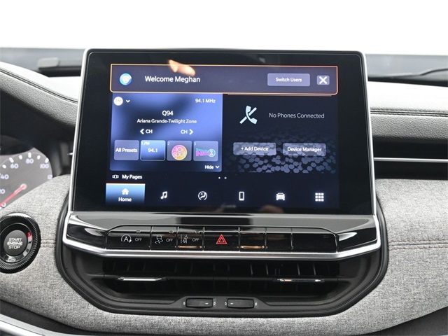 2022 Jeep Compass Latitude Lux photo 30