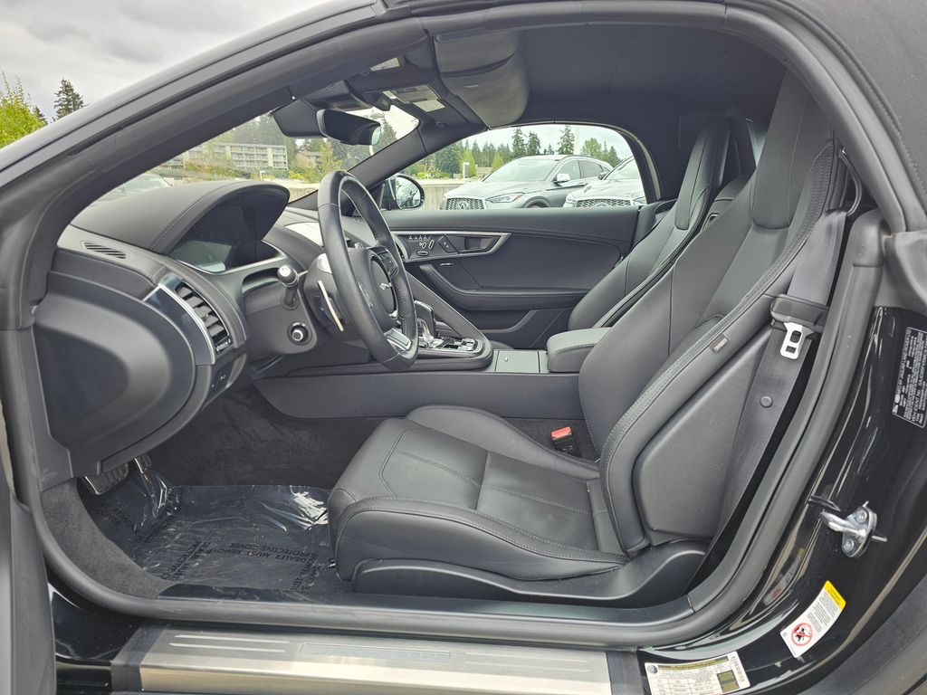 2021 Jaguar F-TYPE R-Dynamic photo 14