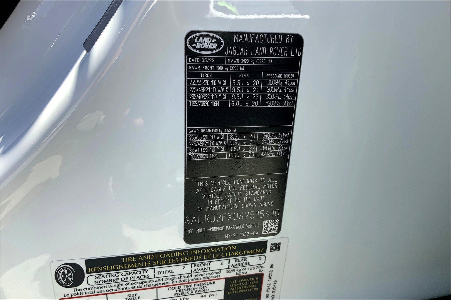 2025 Land Rover Discovery S photo 9