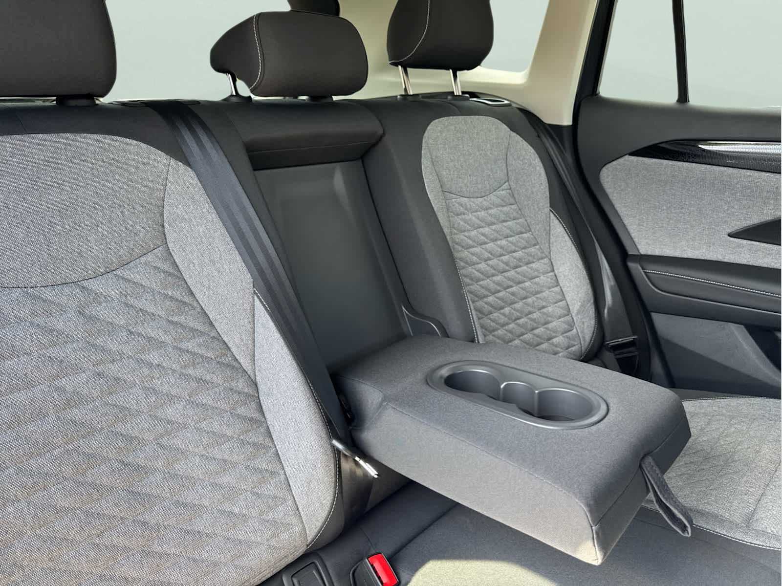 2025 Volkswagen Tiguan S photo 35
