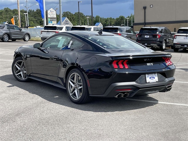 2025 Ford Mustang GT Premium photo 3
