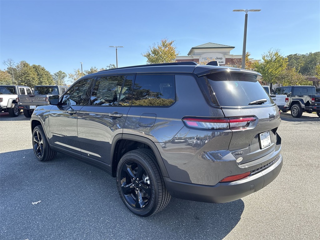 2025 Jeep Grand Cherokee Altitude X photo 4