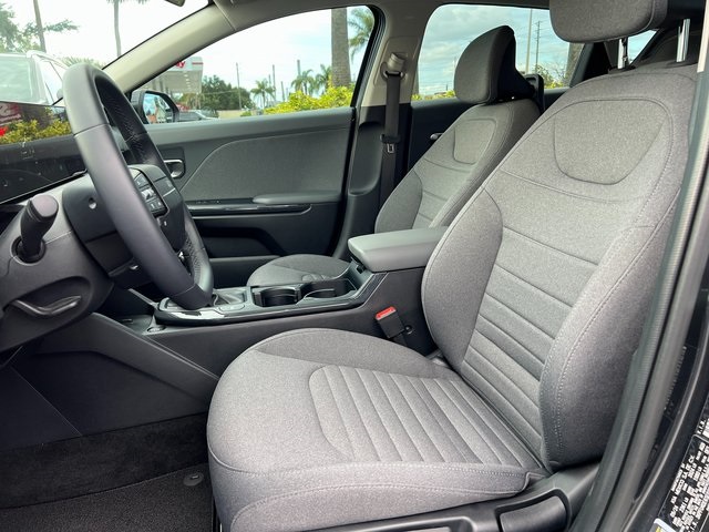 2025 Kia K4 EX photo 13