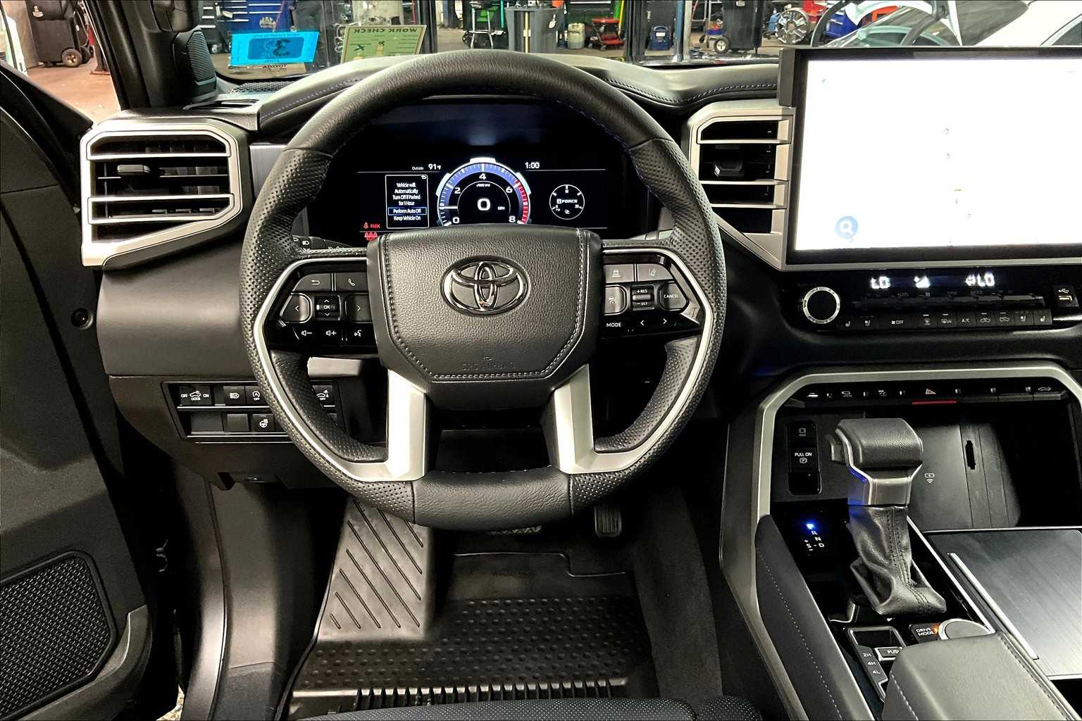 2025 Toyota Tundra Platinum CrewMax photo 4