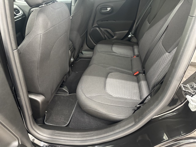 2021 Jeep Renegade Latitude photo 19