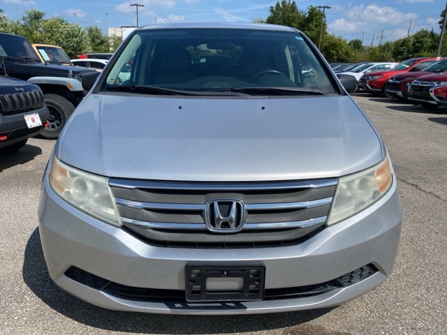 2011 Honda Odyssey LX photo 2