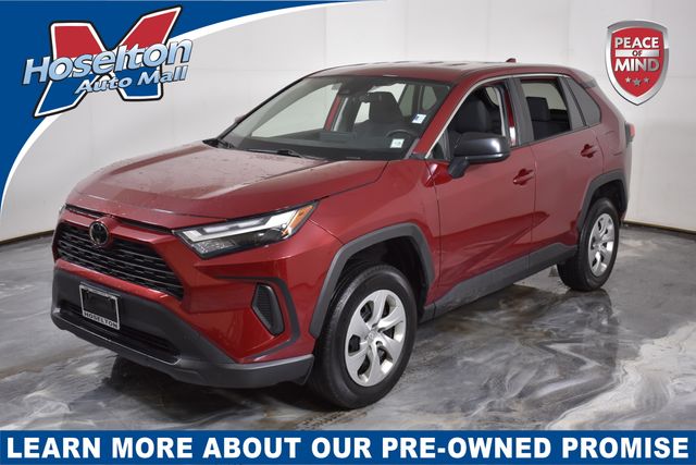 2023 Toyota RAV4 LE's photo