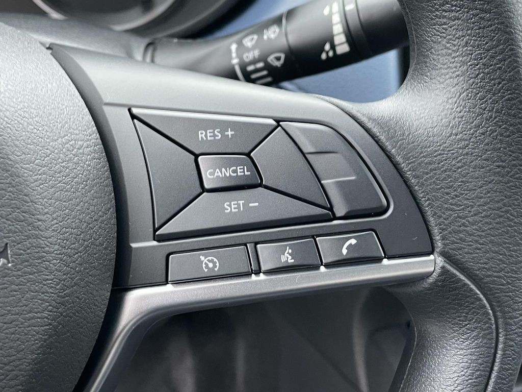 2025 Nissan Versa SV photo 18
