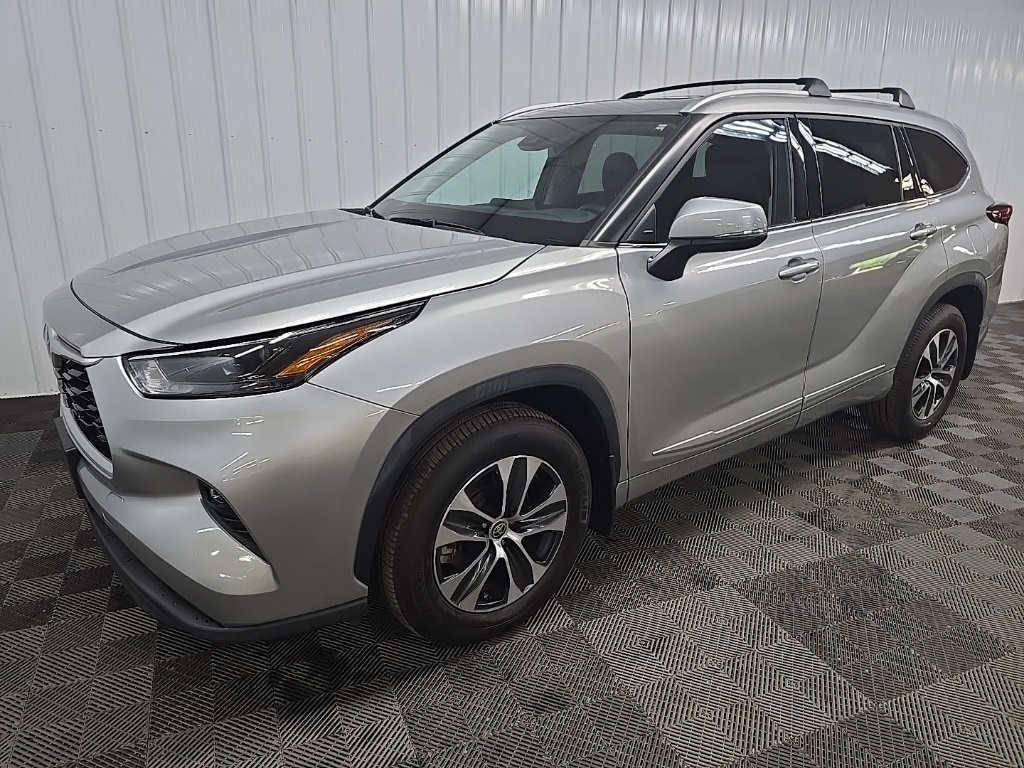 2022 Toyota Highlander XLE photo 8