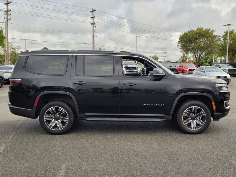 2022 Jeep Wagoneer Series III photo 2