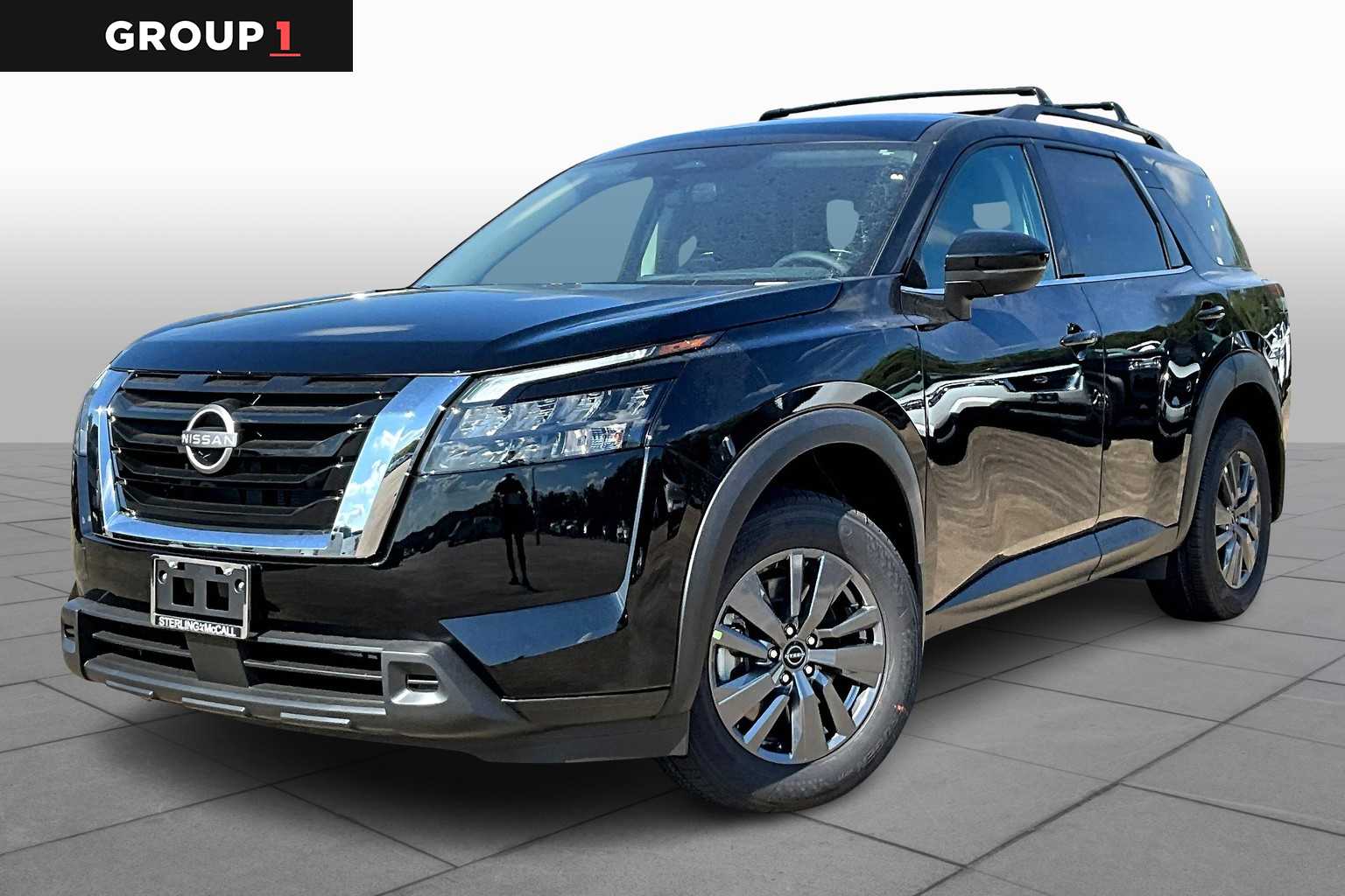 2025 Nissan Pathfinder SV's photo