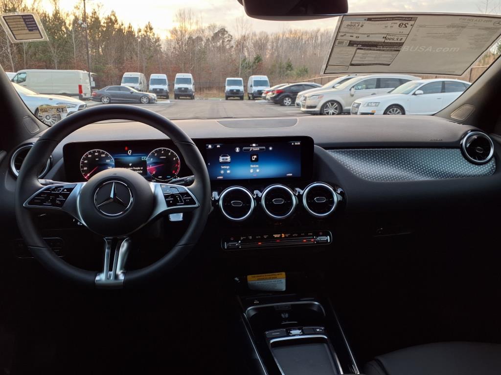 2025 Mercedes Benz GLA 250 photo 9