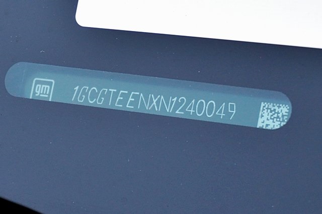 Used 2022 Black Chevrolet ZR2 image 36