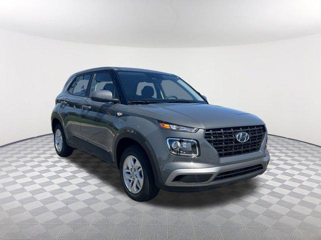 2025 Hyundai Venue SE photo 3