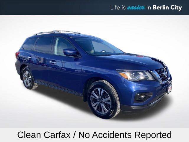 2017 Nissan Pathfinder S's photo