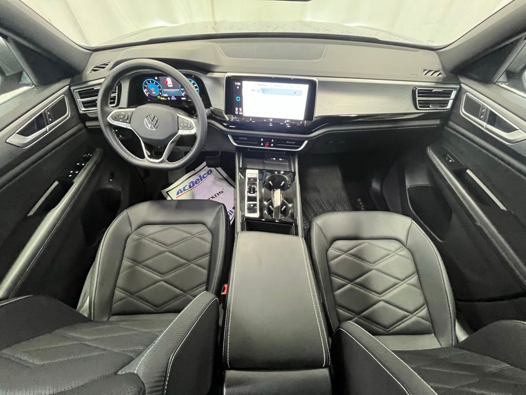 2024 Volkswagen Atlas Cross Sport SE Technology photo 13