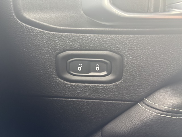 2022 Jeep Wrangler Unlimited Sahara photo 19