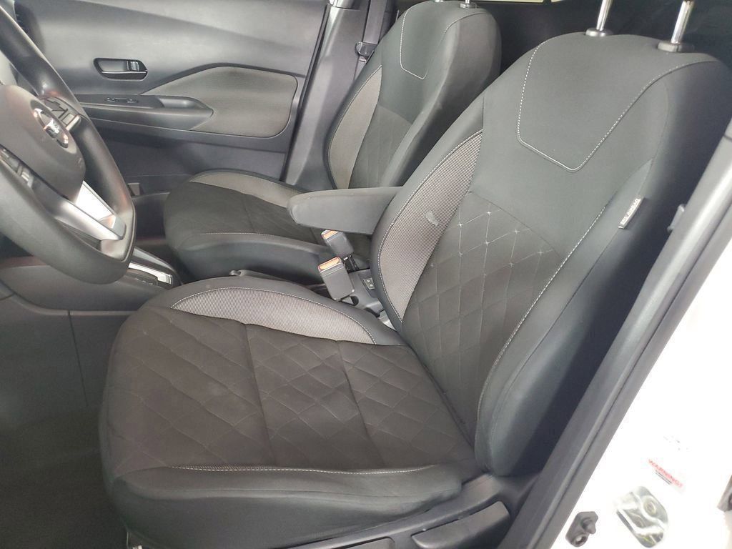 2020 Nissan Kicks S photo 10