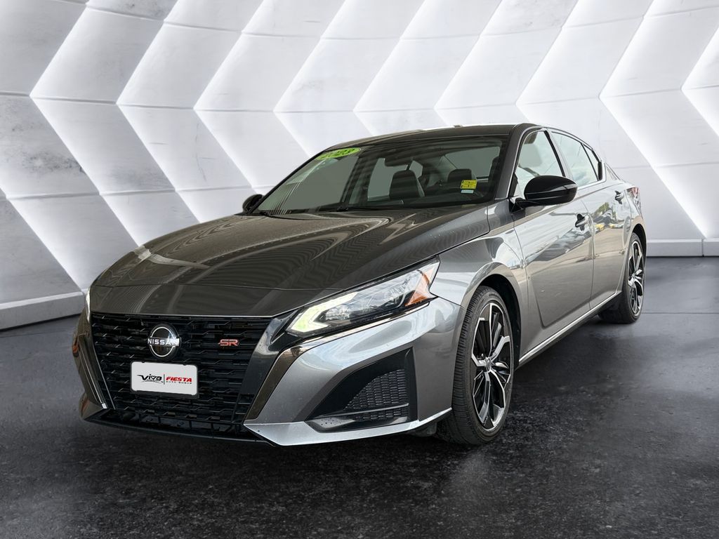 2023 Nissan Altima 2.5 SR photo 3