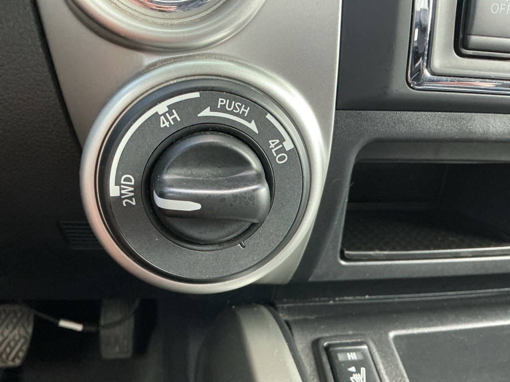 2019 Nissan Titan SV photo 14