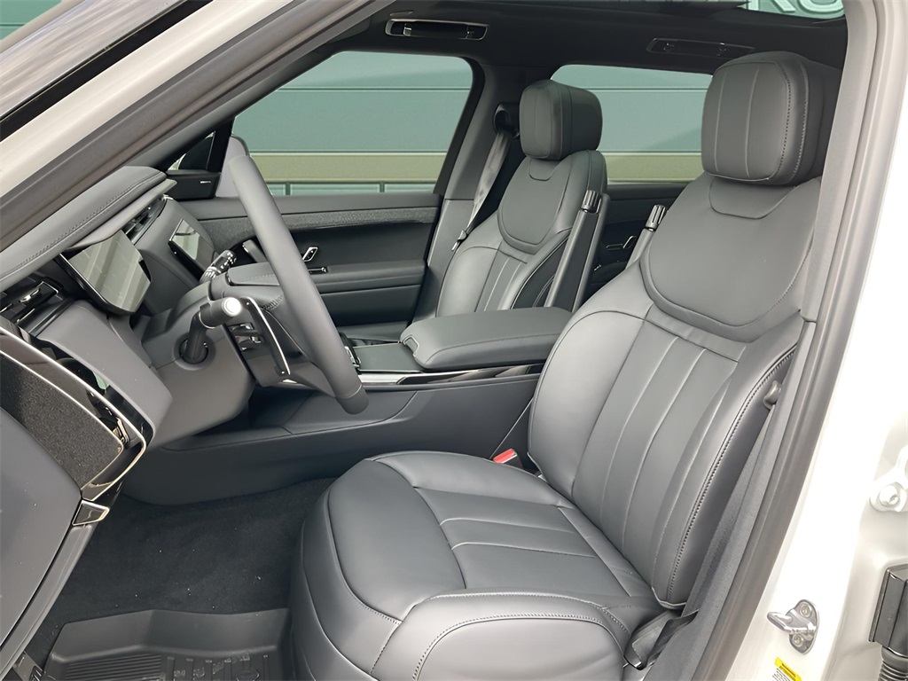 2025 Land Rover Range Rover Sport SE photo 14