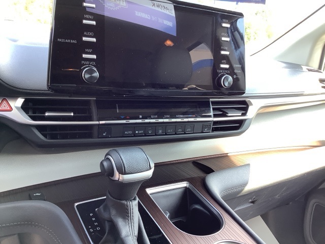 2024 Toyota Sienna XLE photo 14