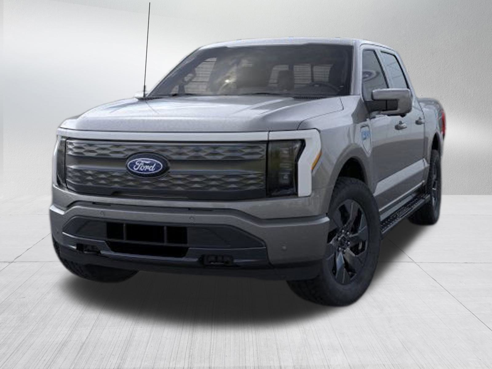 2025 Ford F-150 Lightning Lariat photo 3