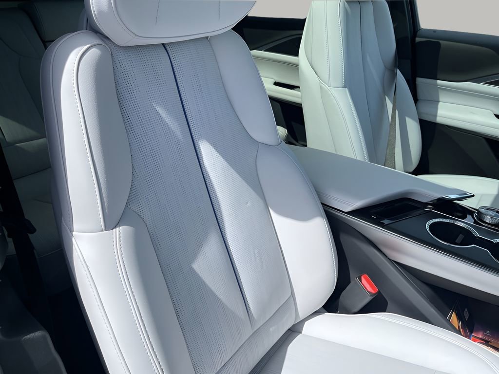 2025 Cadillac Lyriq Sport photo 11