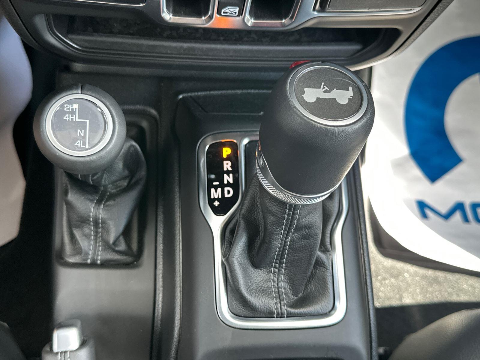 2025 Jeep Wrangler Sahara photo 23
