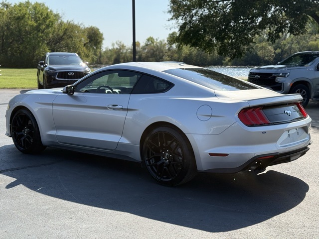 2018 Ford Mustang EcoBoost Premium photo 4